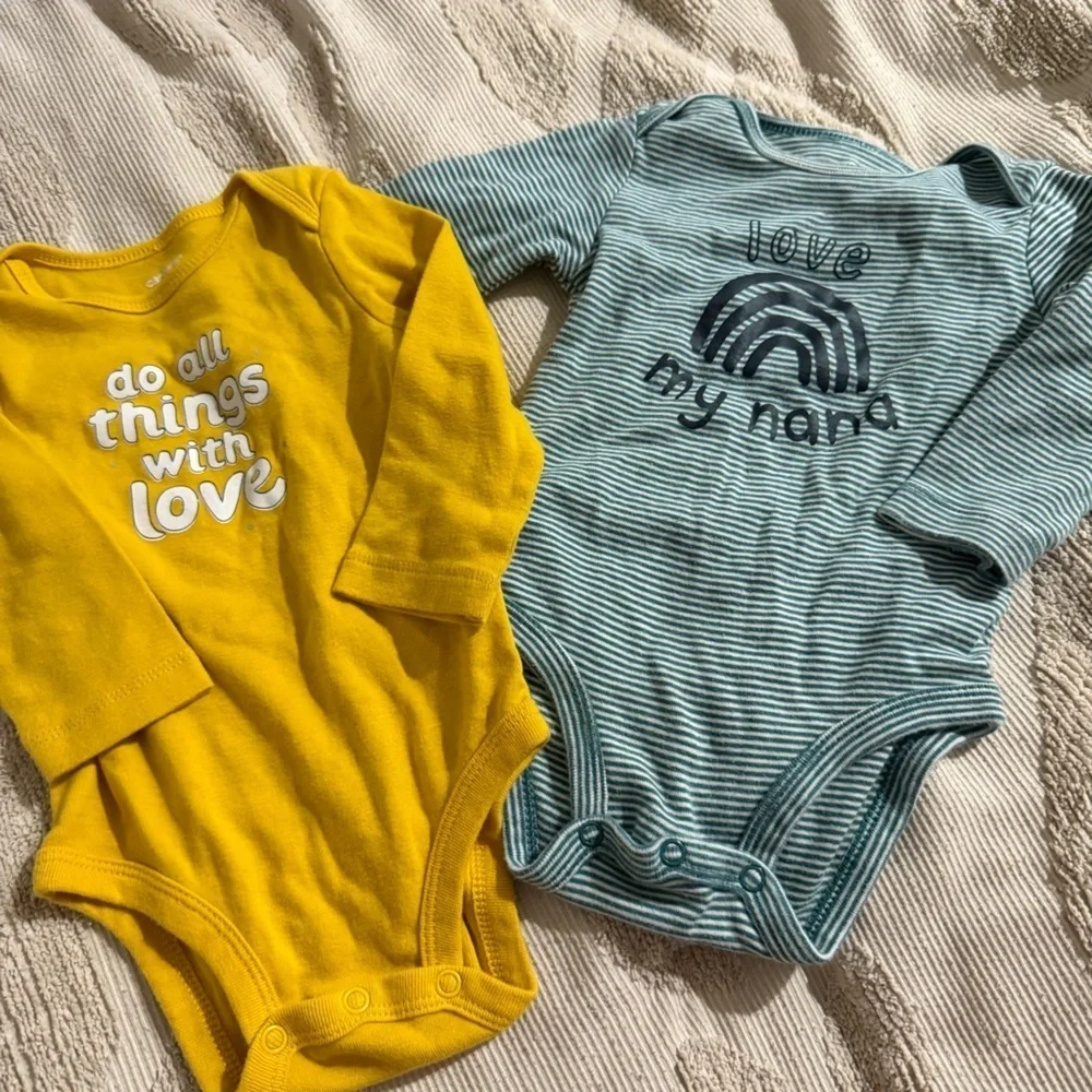 Cute Carters Baby Onesie lot 7 items football pandas spring summer fall 9months